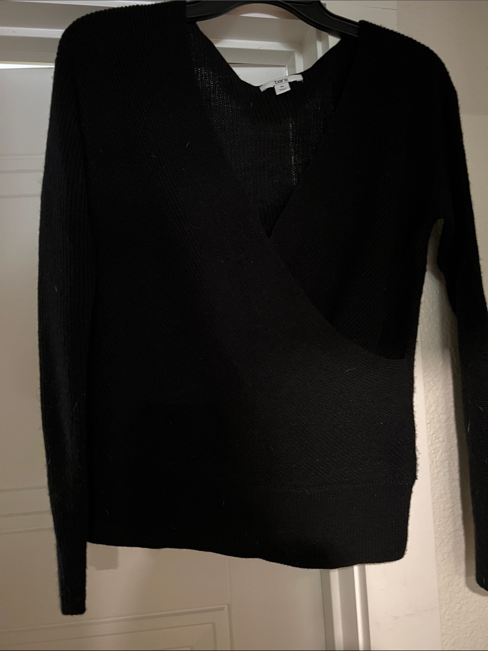 bar III Sculpted Surplice Long-Sleeve Ribbed-Knit Sweater V-Neck Sweater XS